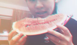 嘻嘻吃瓜娱乐,揭秘娱乐圈幕后故事，带你领略明星真实生活