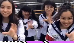 摇桥视频搞笑视频,搞笑视频带你领略欢乐瞬间